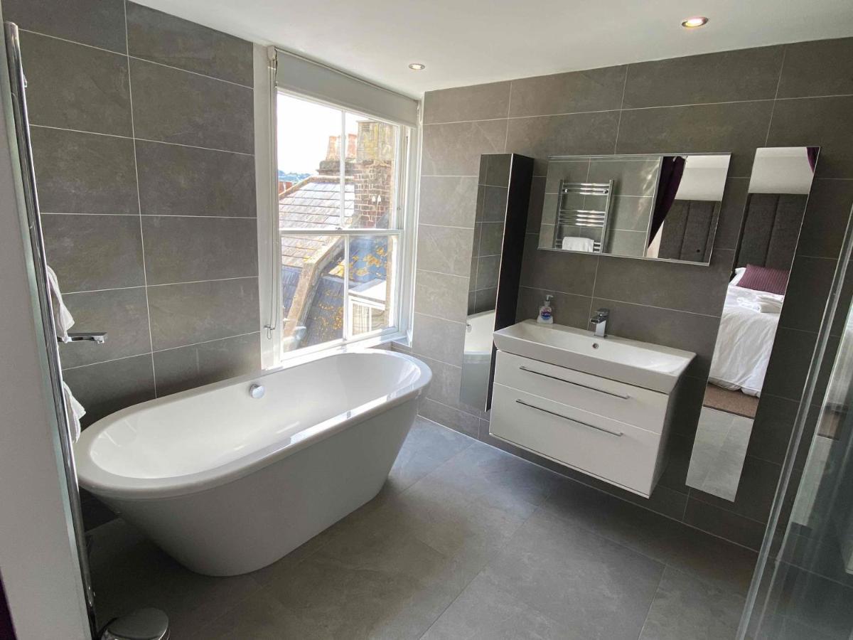 Bath Roof Terrace Apartment, City Centre, Sleeps Up To 8 מראה חיצוני תמונה